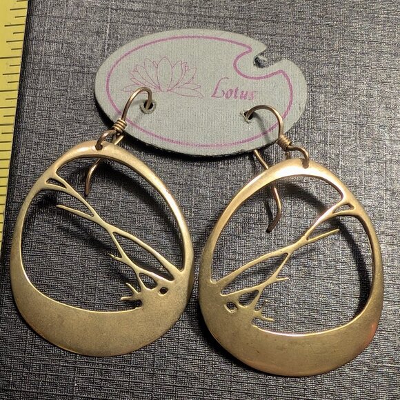 vintage D. Stewart Bulrushes Earrings - Picture 2 of 4